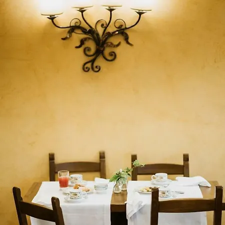 La Piazzetta & Breakfast 호텔 로카라소