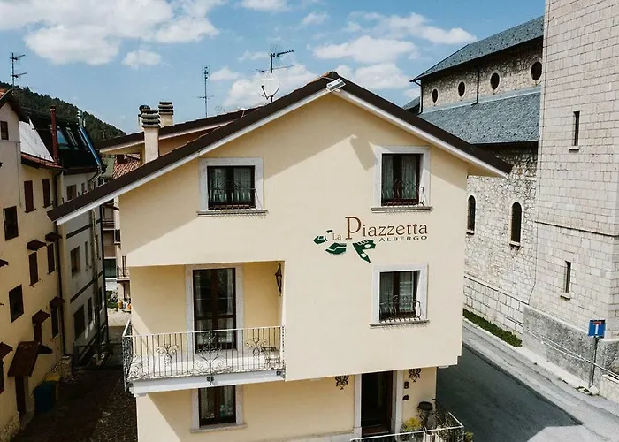 La Piazzetta & Breakfast Hotel